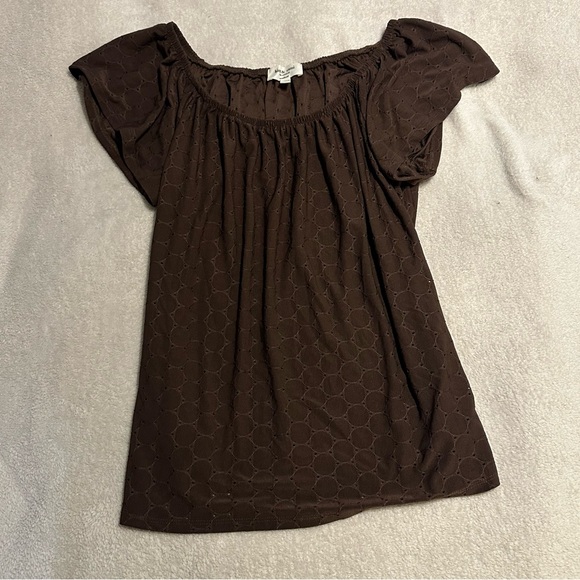 brown patterned top - Picture 3 of 5